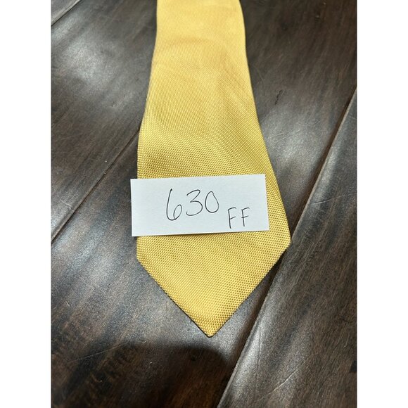 Tommy Hilfiger Silk Necktie Yellow One Size Adjustable Fit Career Professional - Picture 7 of 8
